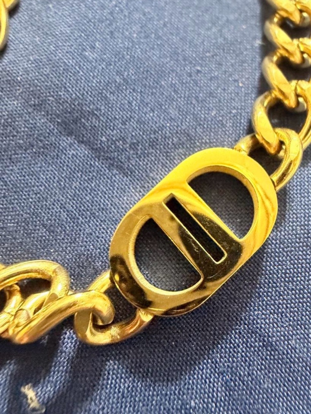 Men's Gold Link Bracelet with Polished Oval Accent